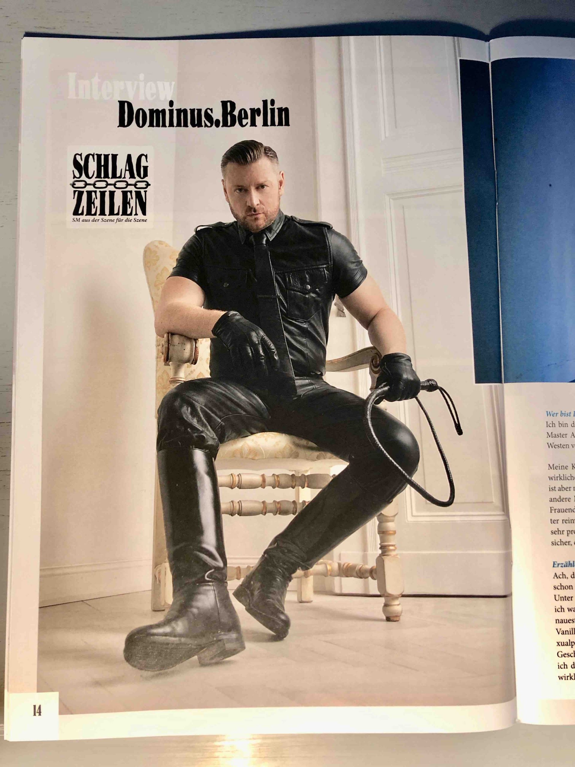 SM Master Dominus.Berlin alias Master Andre als Artikel in der Zeitschrift Schlagzeilen in Lederoutfit und mit Peitsche
